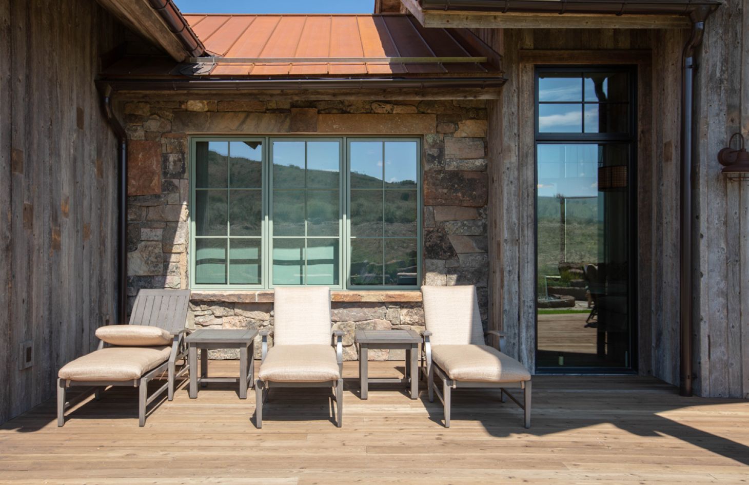 Ski Cabin sunbathing chairs