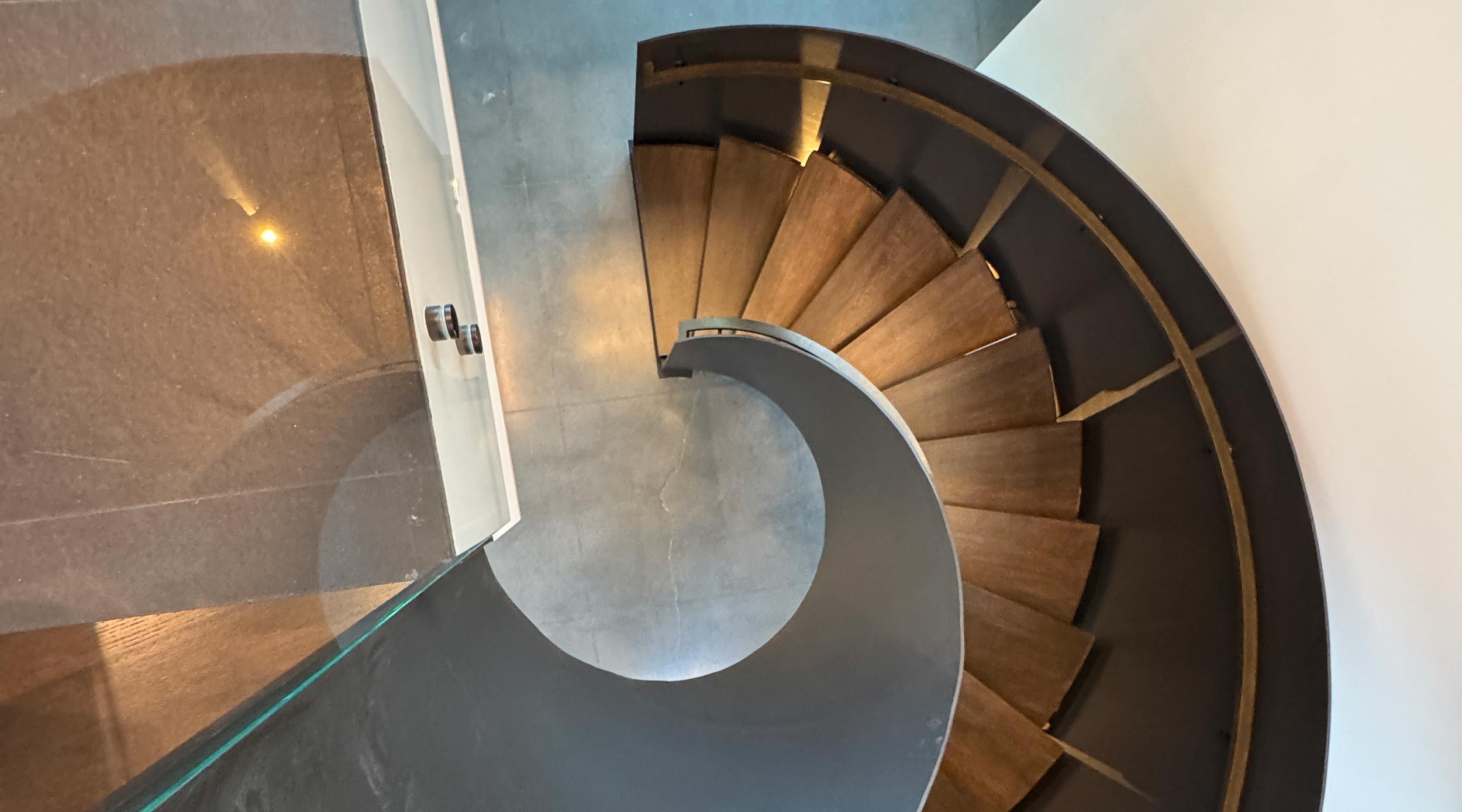 Audio / Video remote Control4